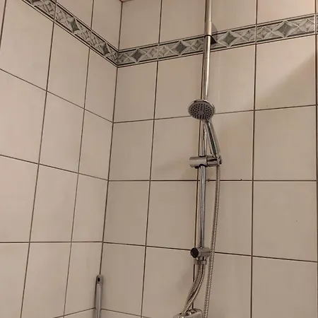 Rivitalo Kylpylän Lähellä Huoneisto